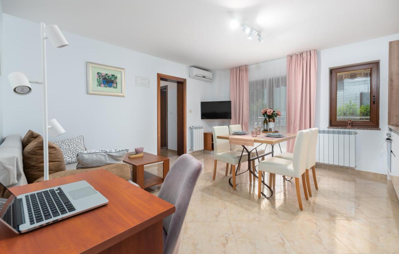 Apartments Villa Ana Poreč Zewnętrze zdjęcie